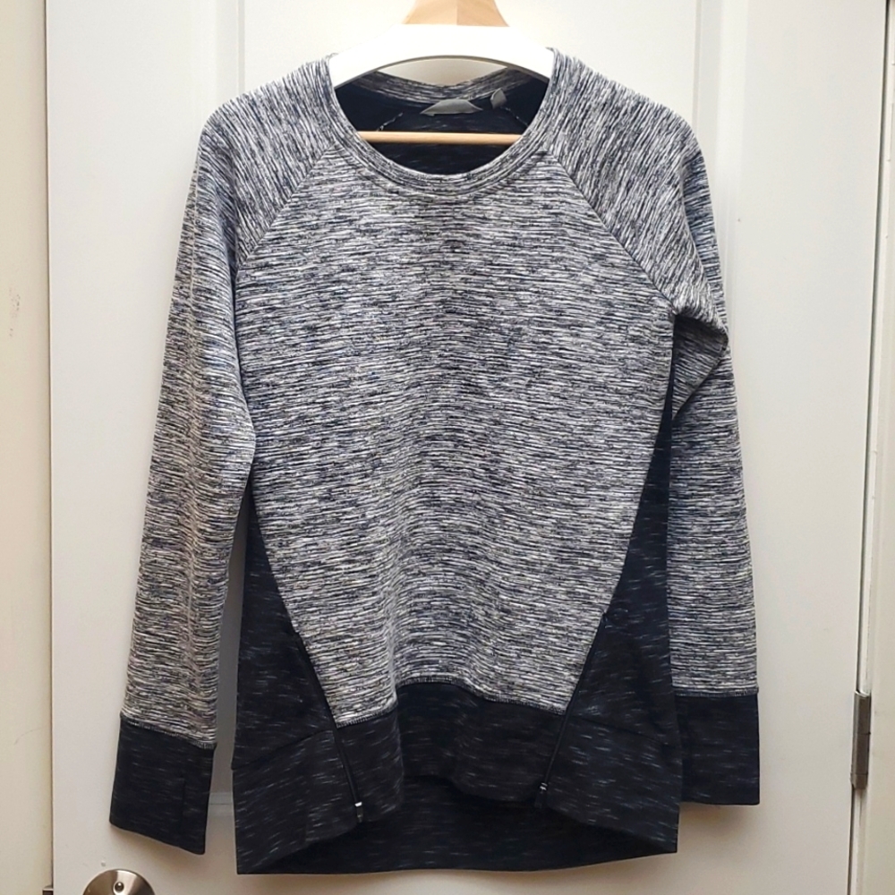 Athleta Grey Medium Cityscape Sweatshirt